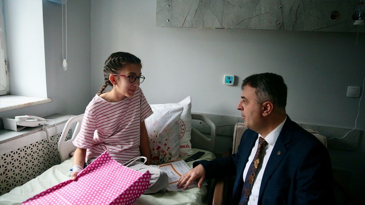 Bolu'da Tedavi Gören Çocukların Karne Sevinci