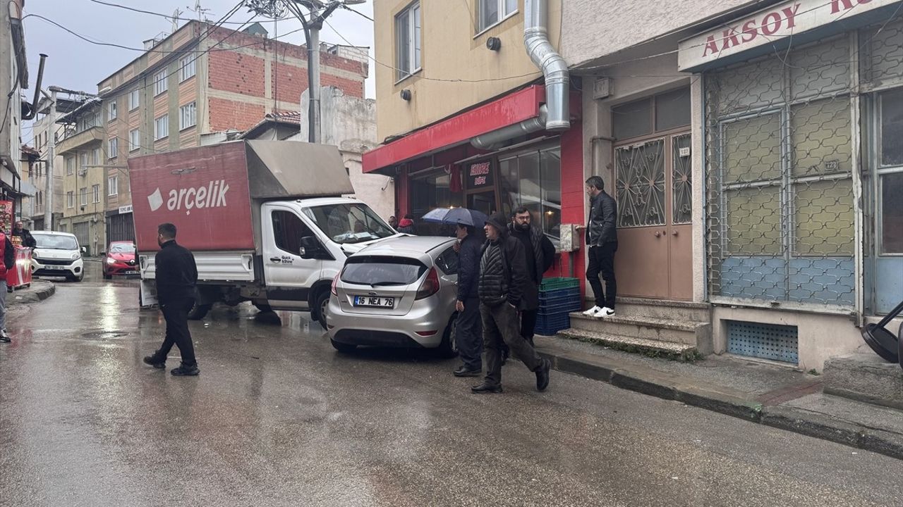 Bursa'da Kovalamaca Sonrası Ehliyetsiz Sürücü Yakalandı