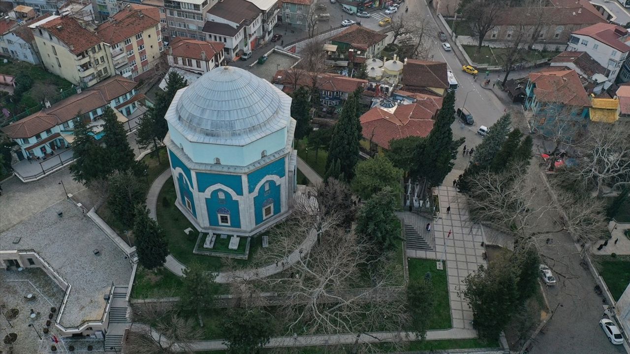 Bursa'da Manevi Mekanlar İçin Yayalaşma Projesi