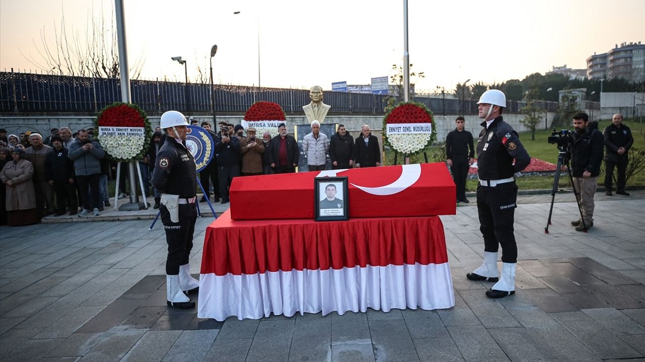 Bursa'da Trafik Kazasında Hayatını Kaybeden Polis Memurunun Eşi, Kızıyla Yeni Bir Hayat Kuruyor