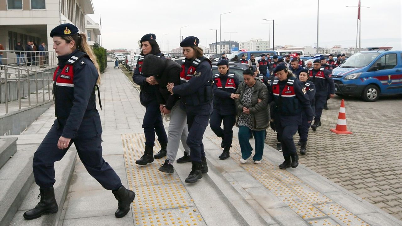 Çanakkale'de Uyuşturucu Operasyonu: 10 Zanlı Tutuklandı