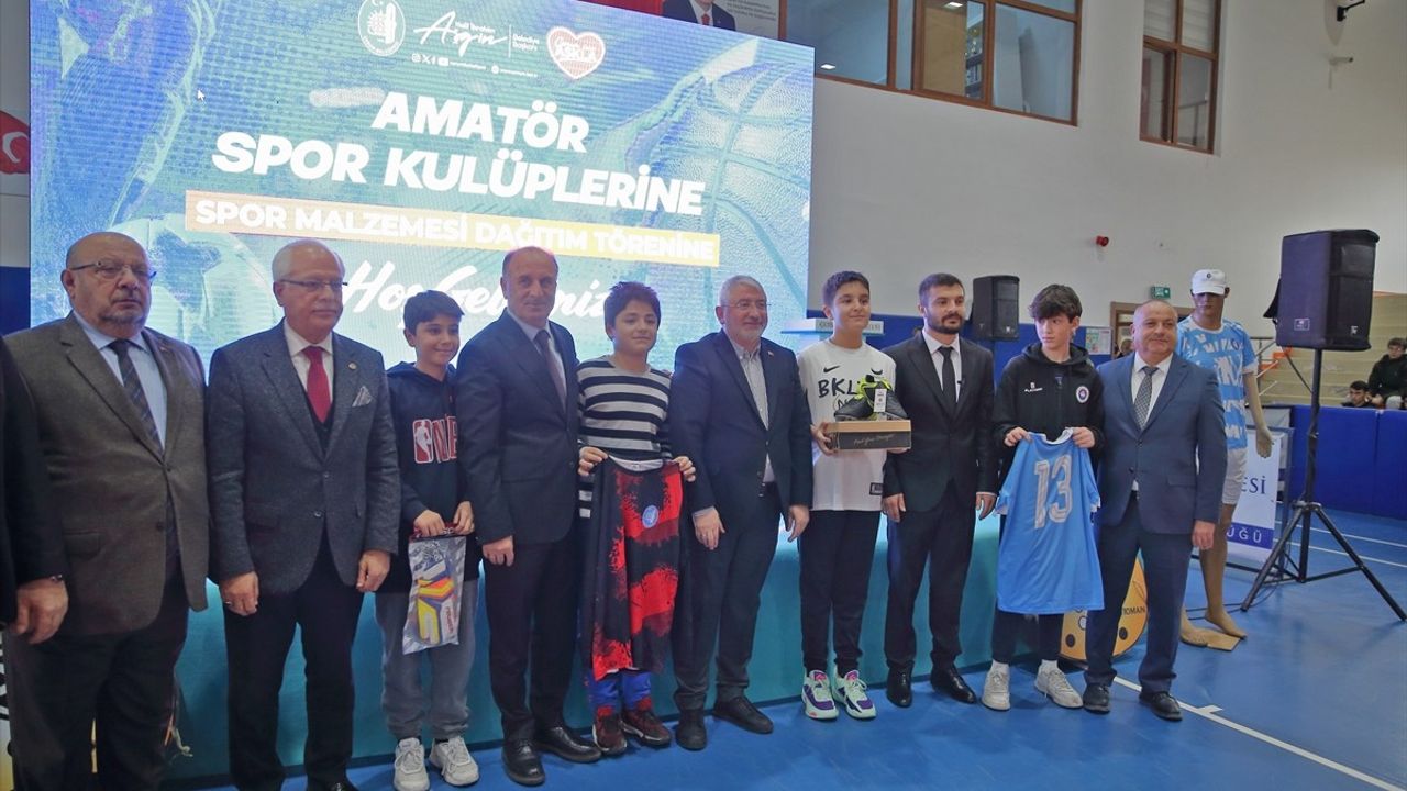 Çorum'da Amatör Spor Kulüplerine 3 Milyon Liralık Yardım