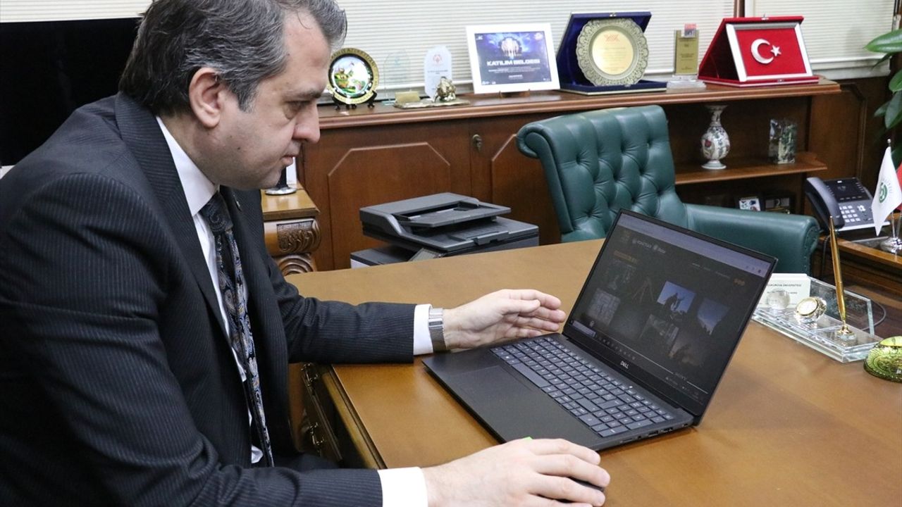 Çukurova Üniversitesi Rektörü Prof. Dr. Beriş, Yılın Kareleri Oylamasına Katıldı