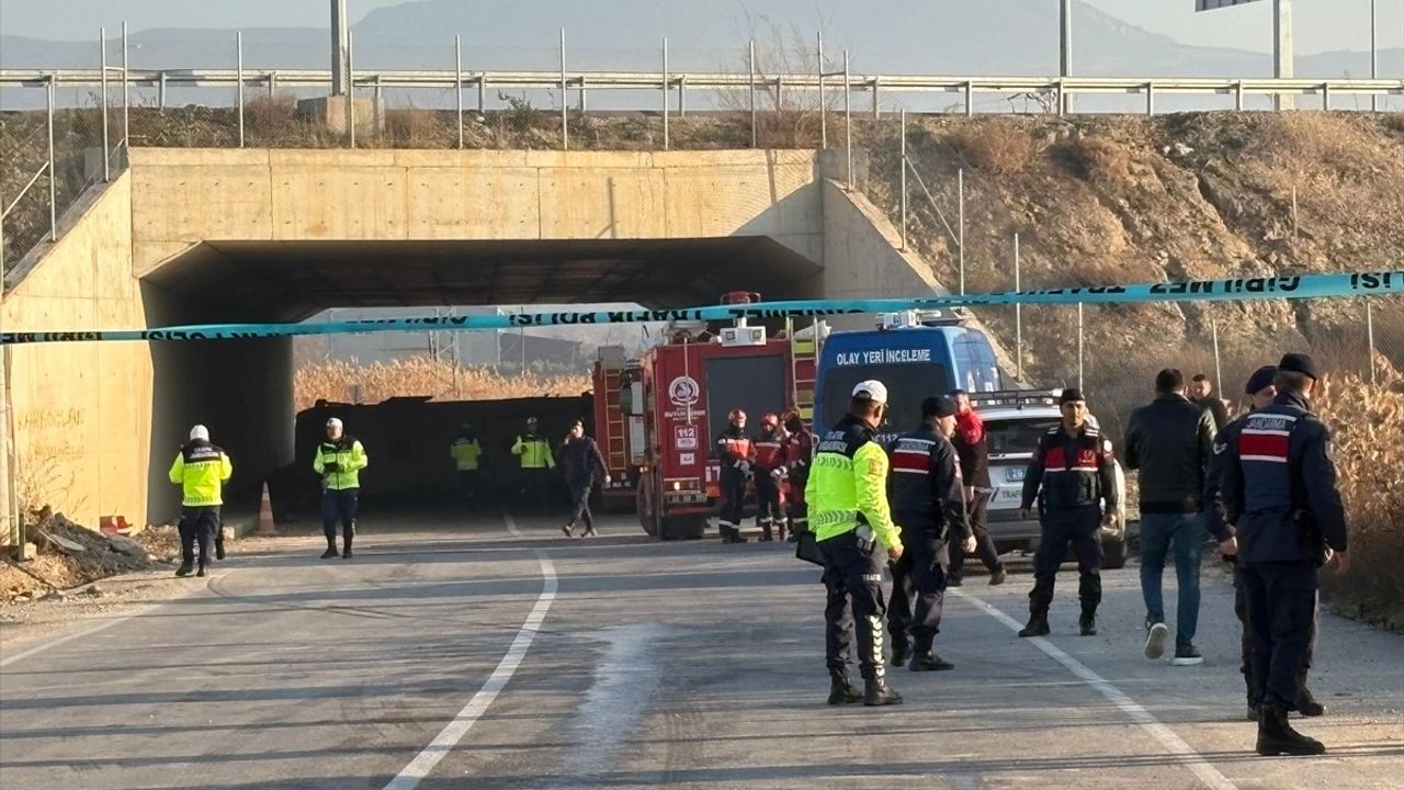 Denizli'de İşçi Servisi Devrildi: 4 Ölü, 19 Yaralı