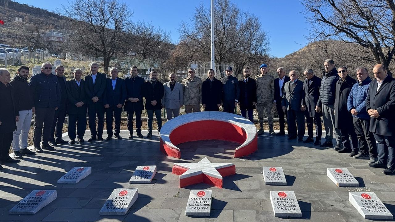 Diyarbakır'da PKK'nın Şehit Ettiği 23 Kişi Anıldı