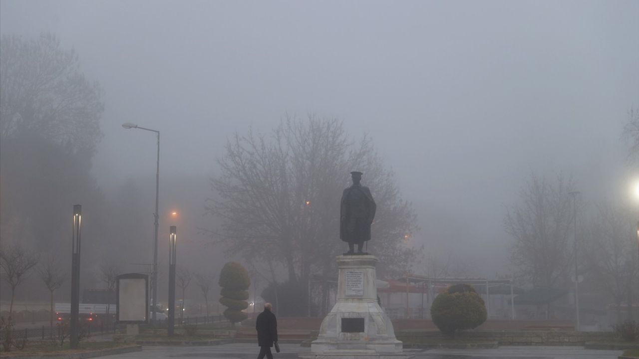 Edirne ve Tekirdağ'da Sis Etkili Oluyor