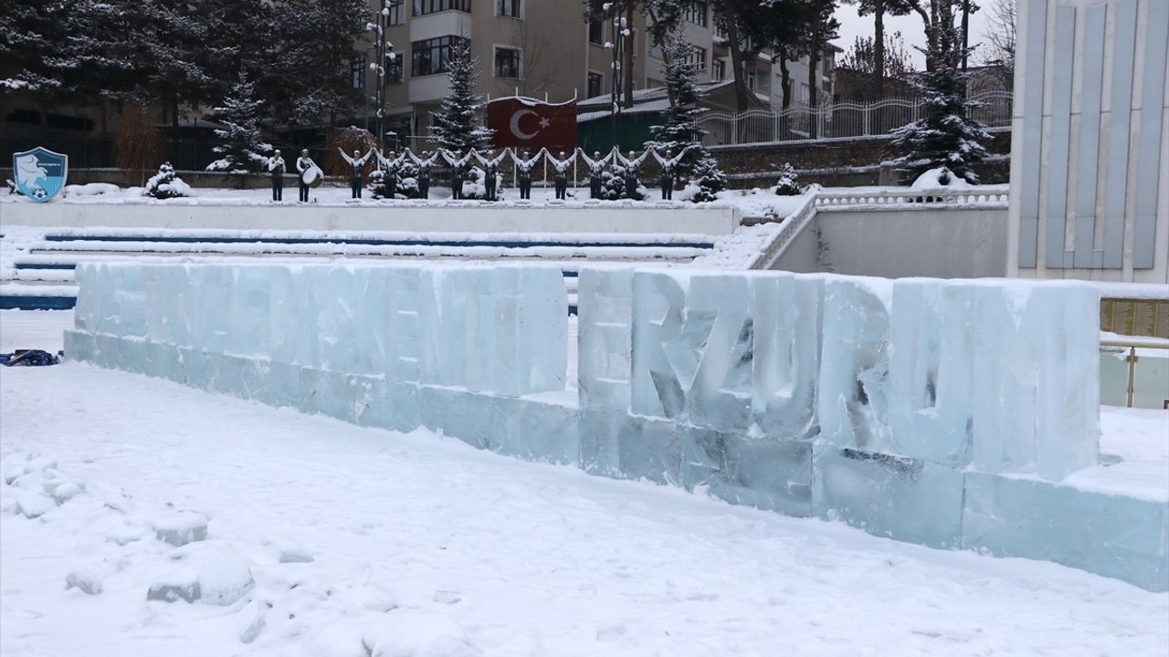 Erzurum'un Buzdan Turizm Başkenti Yazısı Sergilendi