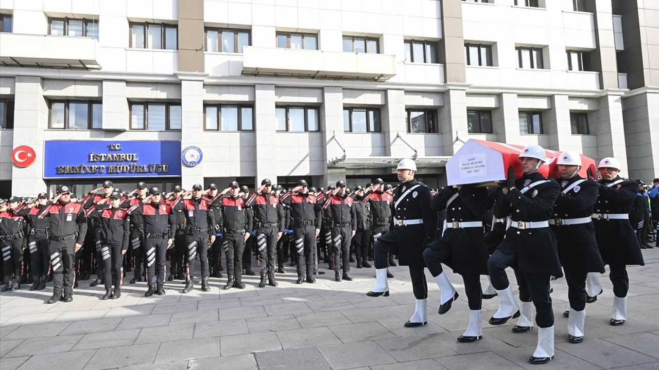 Eyüpsultan'da Trafik Kazasında Şehit Olan Polis Memuru İçin Tören Düzenlendi