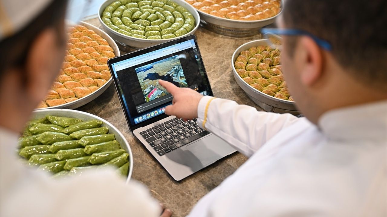 Gaziantep Baklavacıları Anadolu Ajansı'nın Oylamasında Yer Aldı