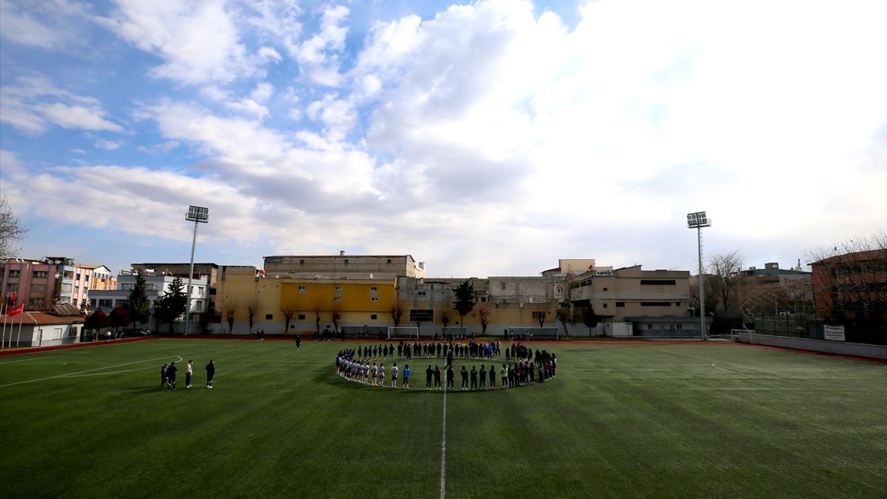 Gaziantep'te Kız Futbol Seçmeleri Heyecanı