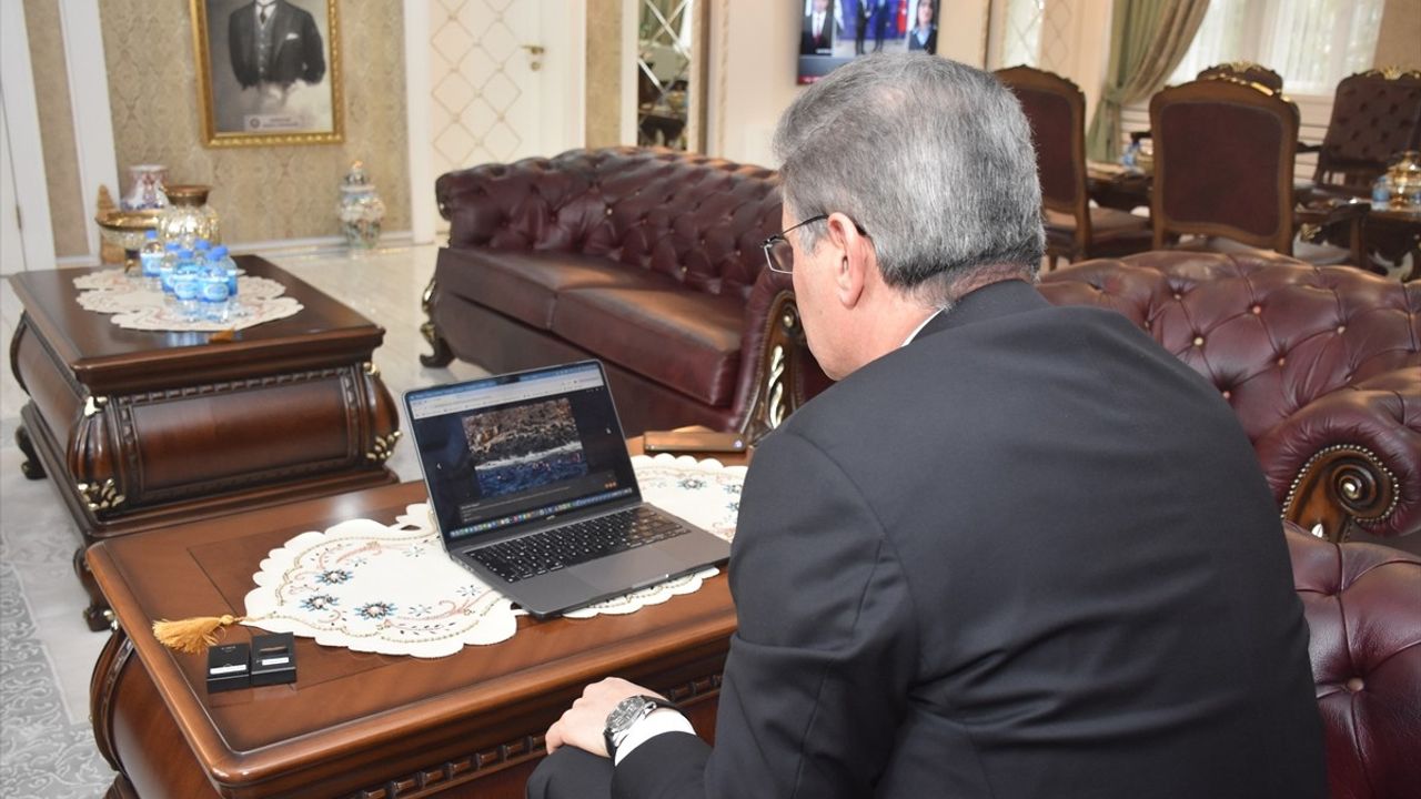 Gümüşhane Valisi Aydın Baruş, Yılın Kareleri Oylamasına Destek Verdi