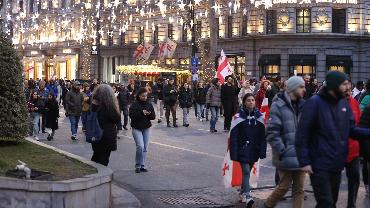 Gürcistan'da AB Yanlısı Grev: 3 Saatlik Protesto