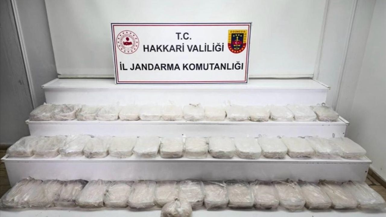 Hakkari'de Uyuşturucu Operasyonu: 49 Kilogram İlaç Ele Geçirildi