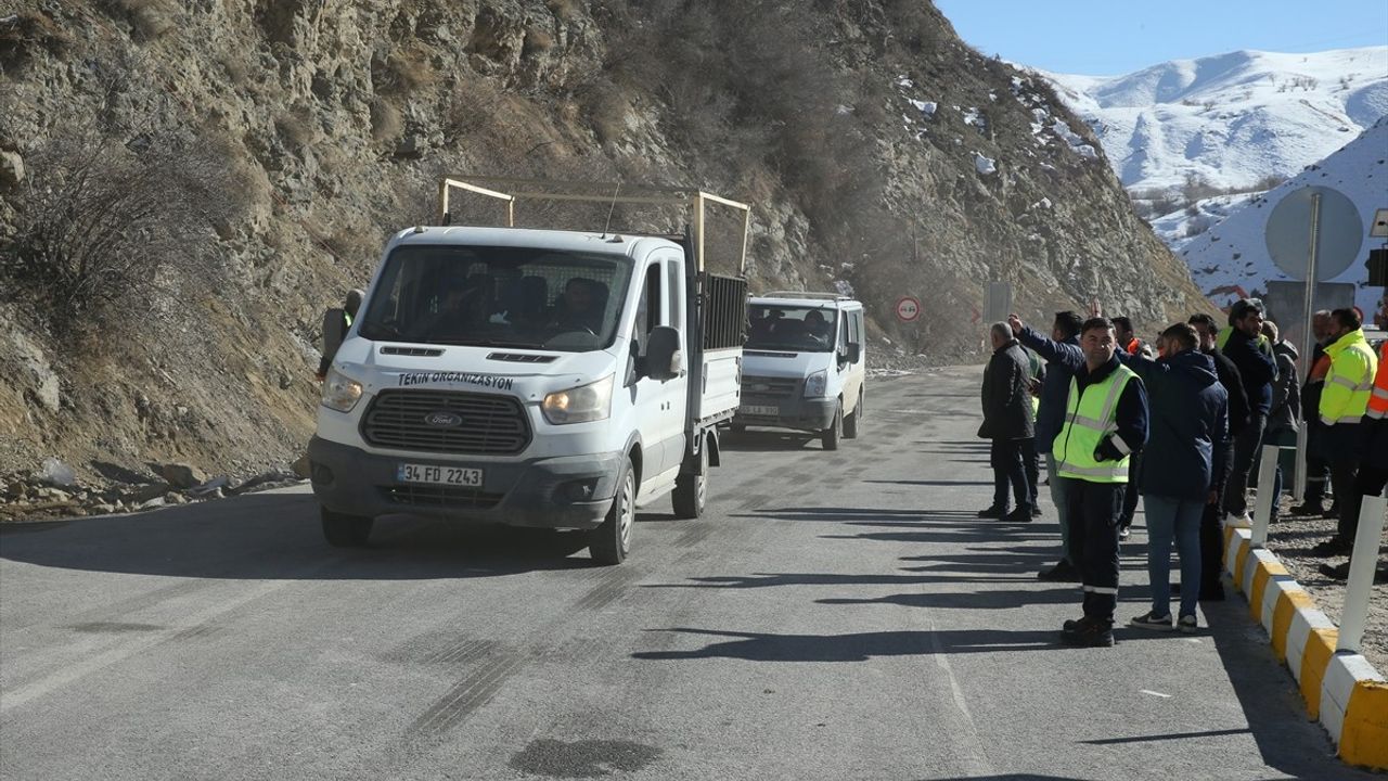 Hakkari'de Yeniköprü Tüneli Hizmete Girdi