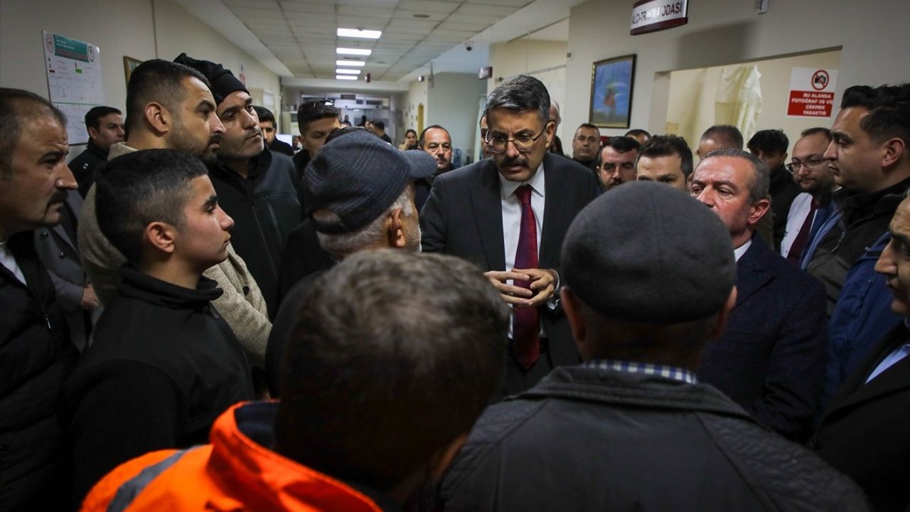 Hakkari Valisi Çelik'ten Yaralı Personel Ziyareti