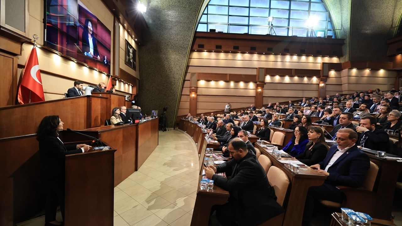 İBB Meclisi İç Borçlanma Taleplerini Kabul Etti