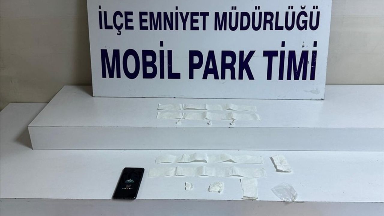 İstanbul'da Halk Pazarında Uyuşturucu Ticareti Operasyonu