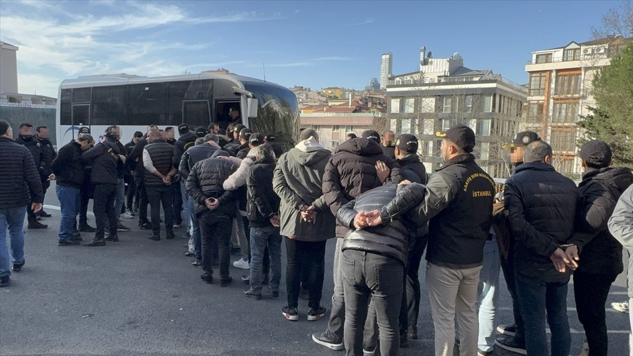 İstanbul'da Taksi Dolandırıcılarına Operasyon