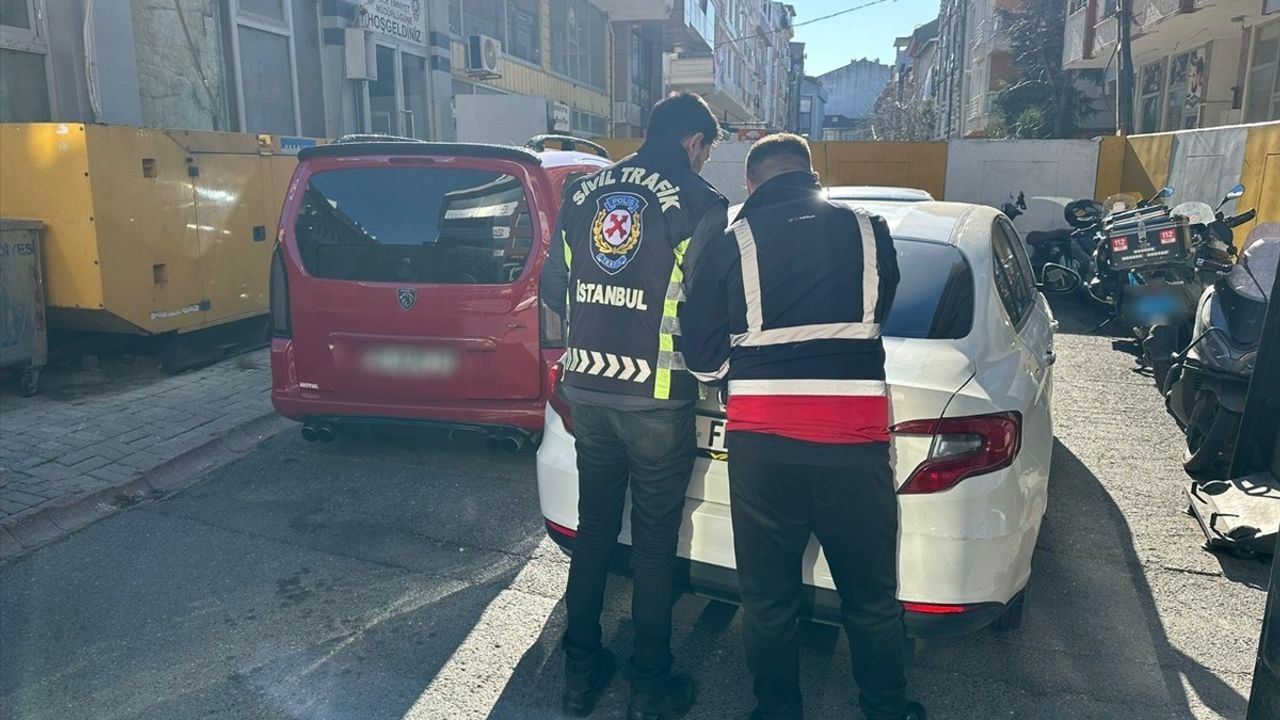 İstanbul'da Trafik İhlali Yapanlara Cezalar Kesildi