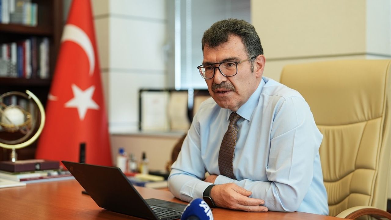 İstanbul'daki Rektörlerden 'Yılın Fotoğrafları' Oylamasına Katılım