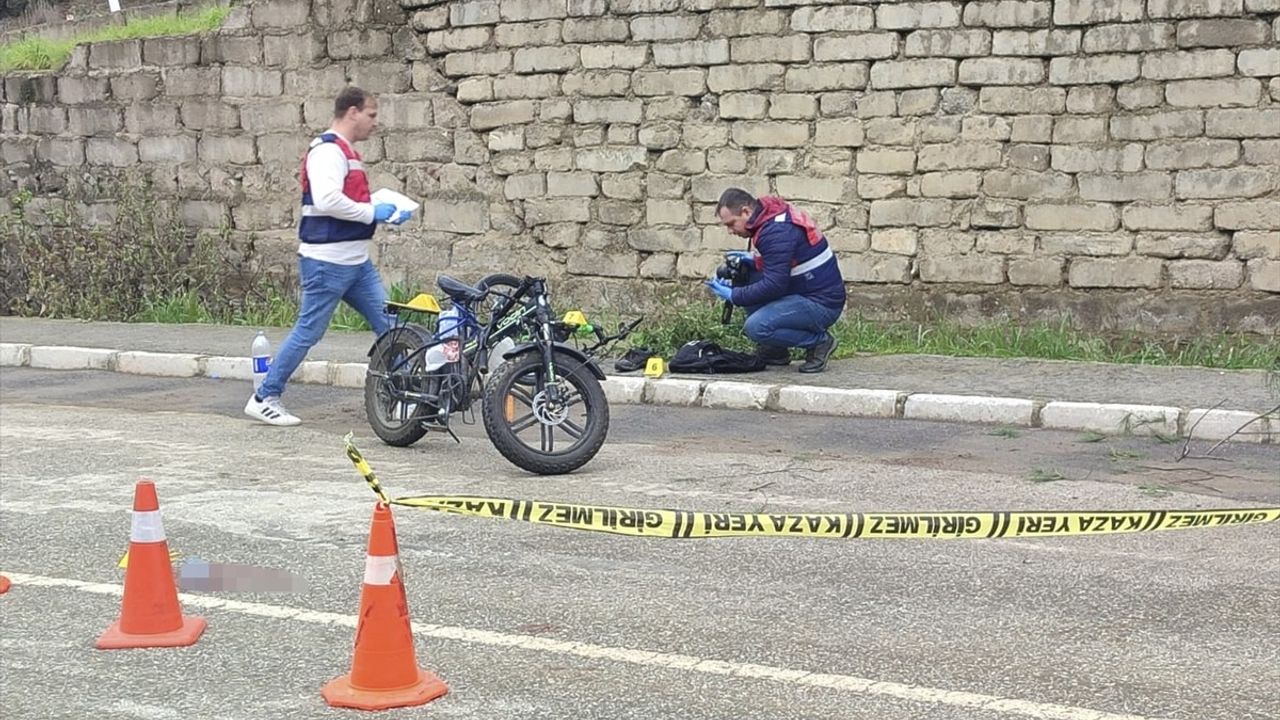 İzmir'de Bisikletli Çocuğun Trajik Ölümü