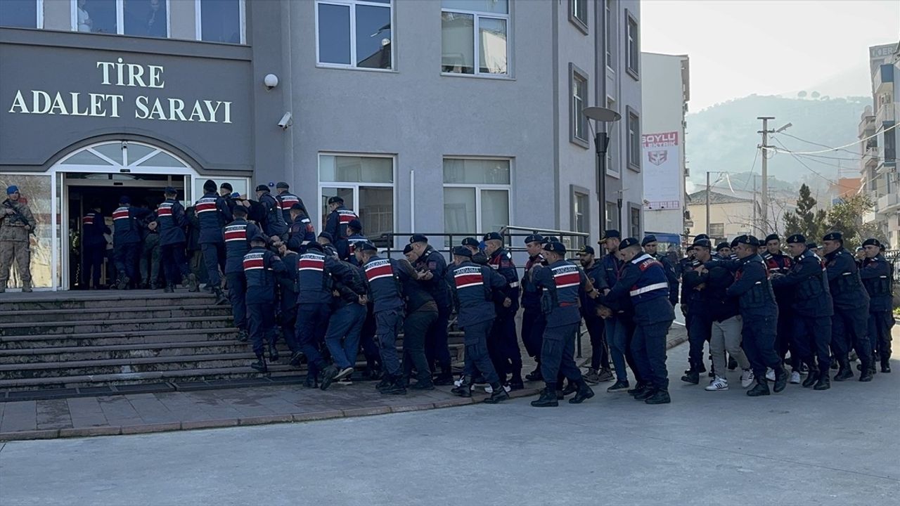 İzmir'de Suç Örgütüne Baskın: 18 Gözaltı