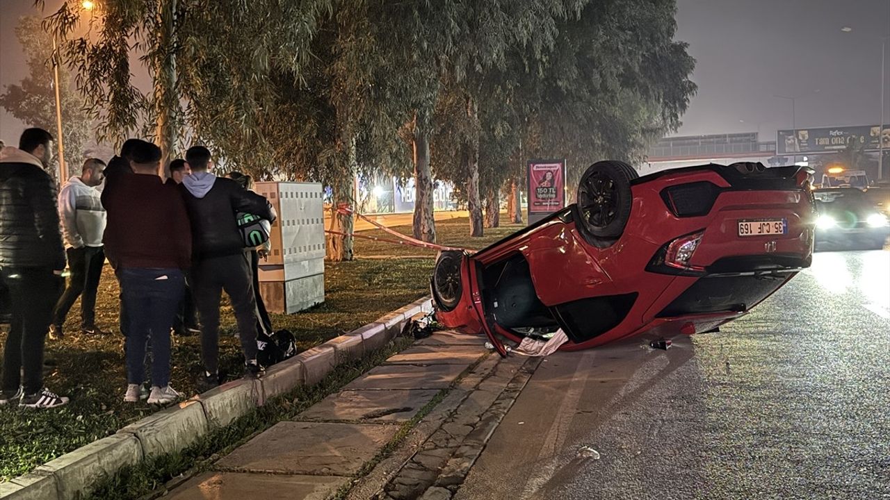 İzmir'de Zincirleme Trafik Kazası: 2 Yaralı