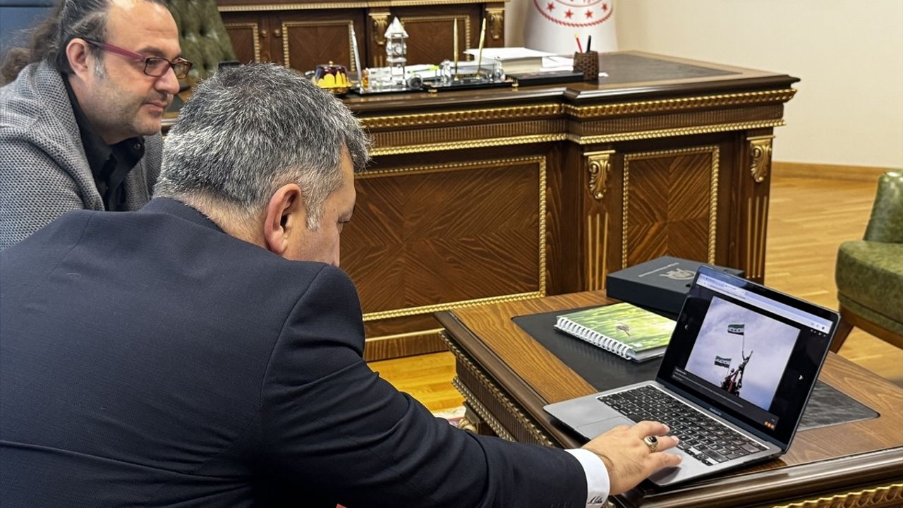 İzmir Gençlik ve Spor Müdürü Murat Eskici, Anadolu Ajansı'nın Yılın Kareleri Oylamasında