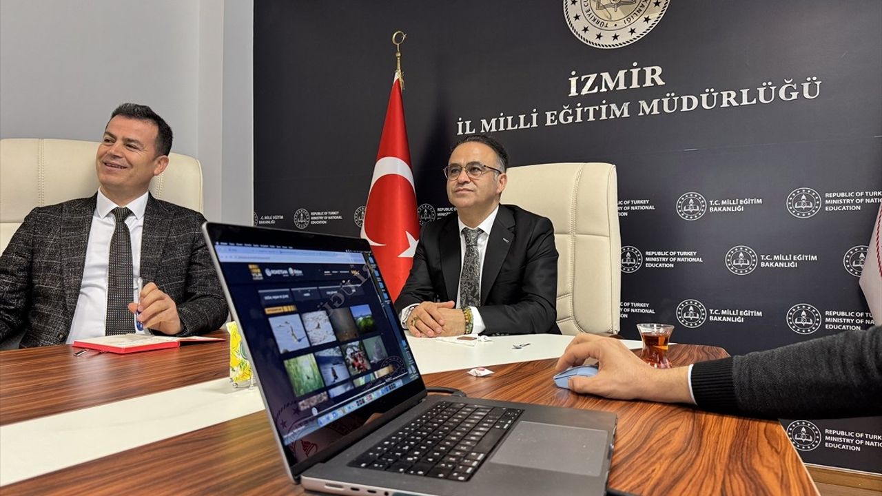 İzmir İl Milli Eğitim Müdürü Ömer Yahşi, Yılın Kareleri Oylamasında