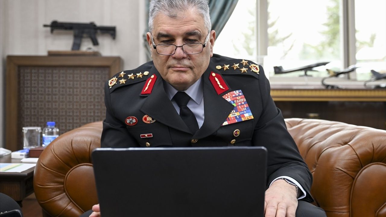 Jandarma Genel Komutanı Çardakcı, Anadolu Ajansı'nın Yılın Kareleri Oylamasında