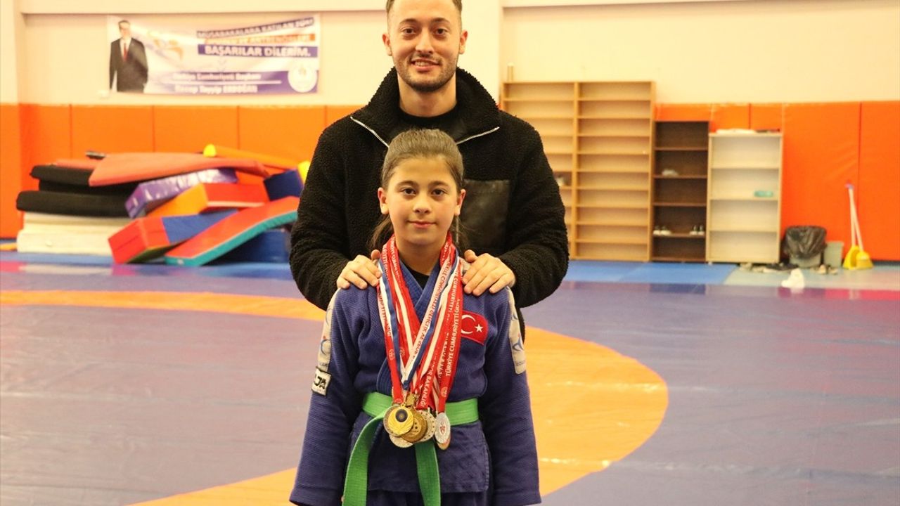 Judoda 14 Madalya Kazanan Berrak Bekçi, Balkan Şampiyonluğunu Hedefliyor