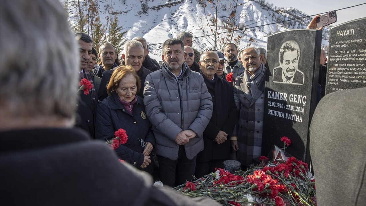 Kamer Genç, 9. Yılında Mezarı Başında Anıldı