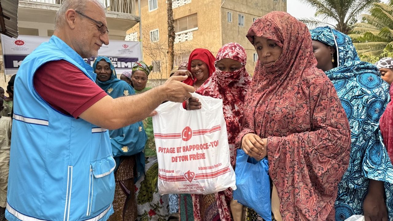 Kamerun’da Yetim Himaye Bursu Programı