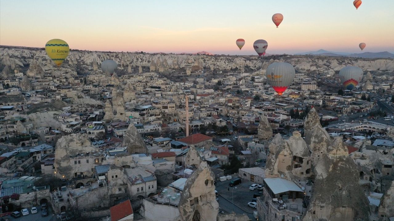 Kapadokya'da Sıcak Hava Balonu Turizmi Rekor Kırdı