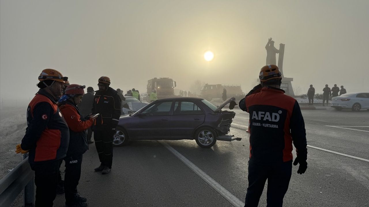 Karaman'da Zincirleme Trafik Kazası: 7 Yaralı