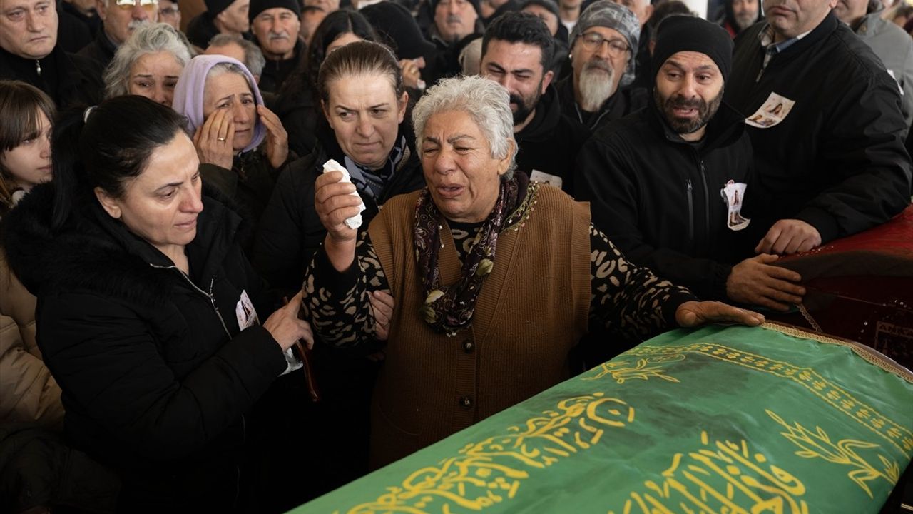 Kartalkaya'daki Yangında Hayatını Kaybeden Aile Ankara'da Defnedildi