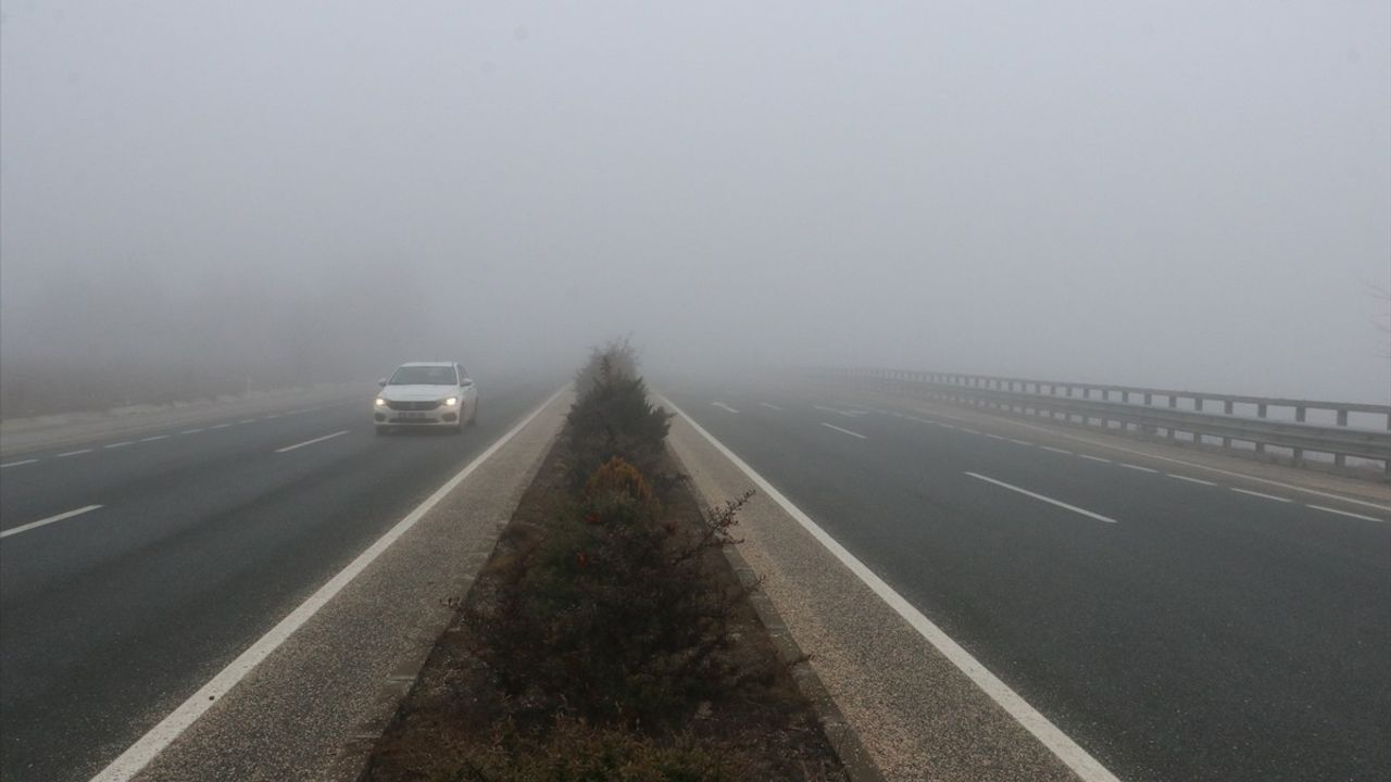 Kastamonu'da Sis Etkisi Sürücüleri Zorluyor