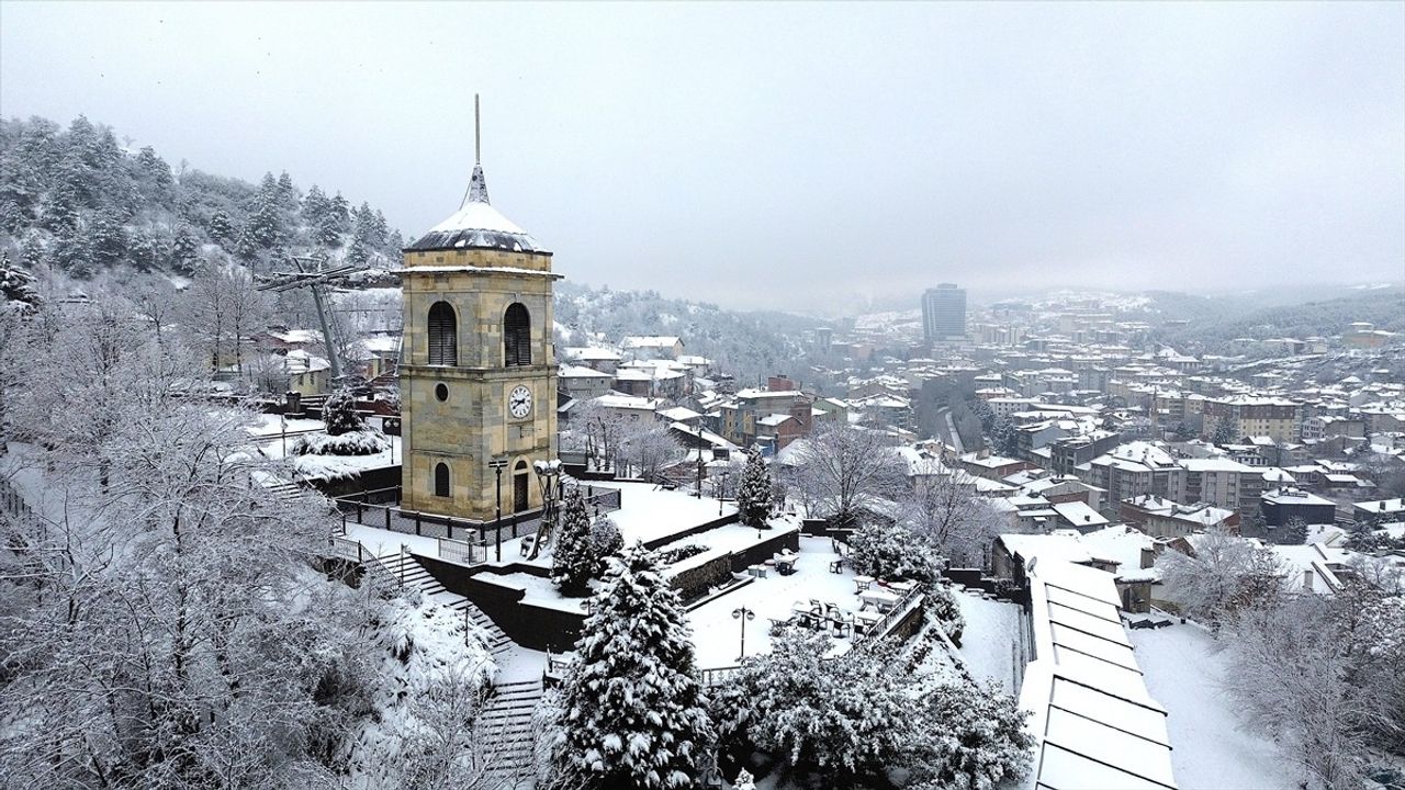Kastamonu'da Yoğun Kar Yağışı Hayatı Etkiliyor