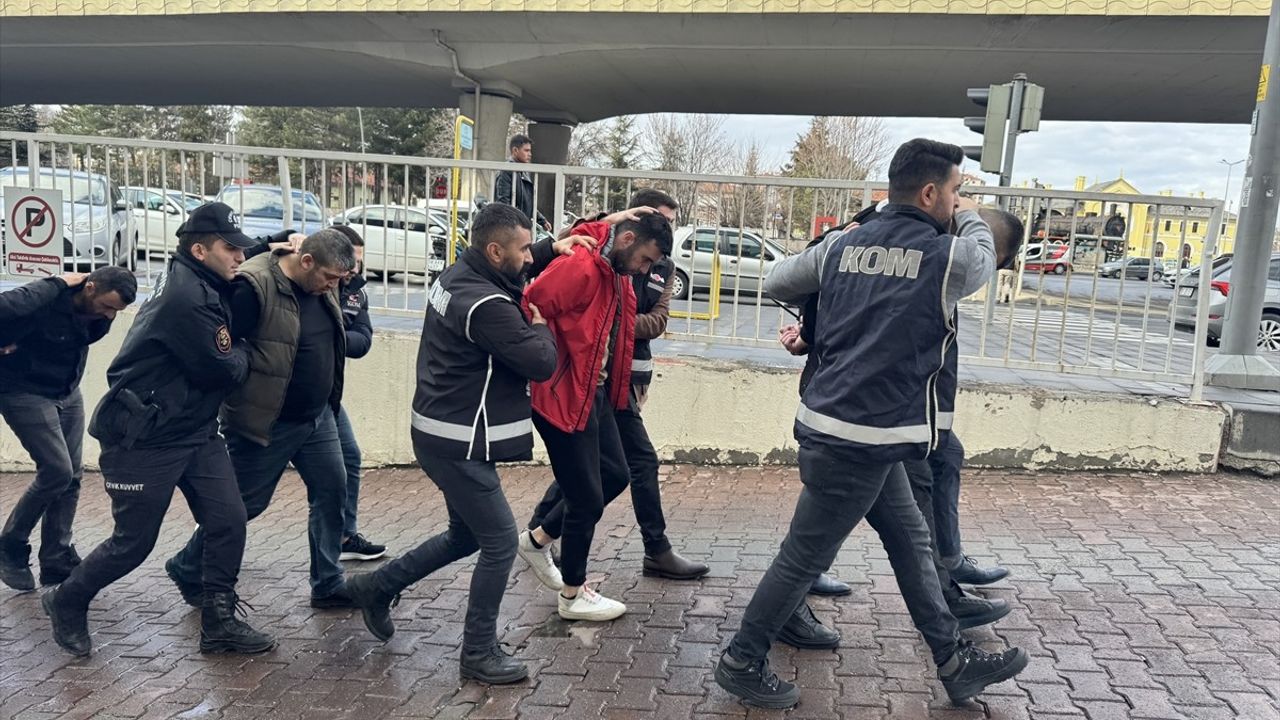 Kayseri'de 'Hücre-6' Operasyonu: 13 Zanlı Tutuklandı