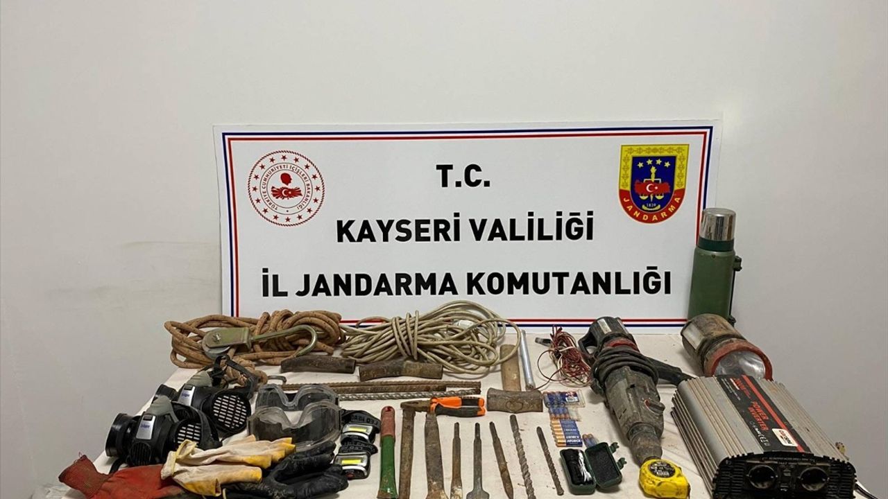 Kayseri'de Kaçak Kazı Operasyonu: 4 Şüpheli Gözaltında