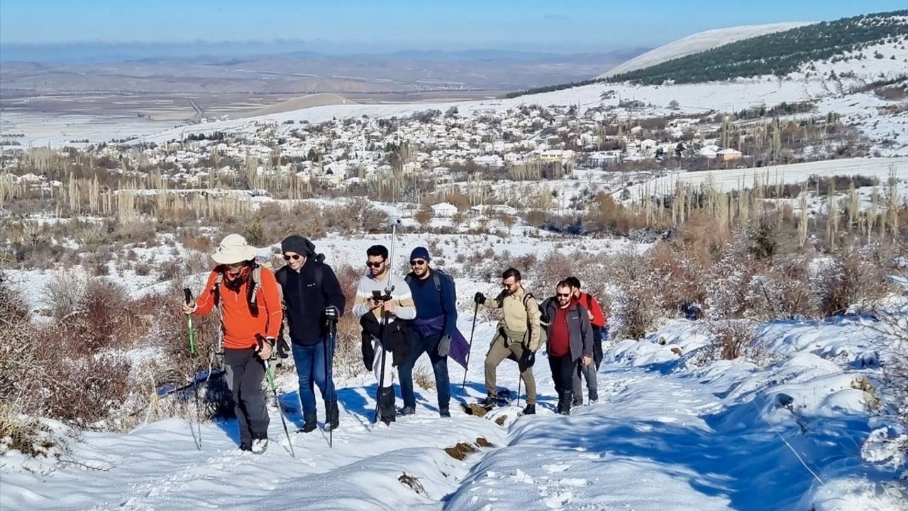 Kırşehirli Dağcılar 2025 Yılına Gönül Dağı'nda Merhaba Dedi