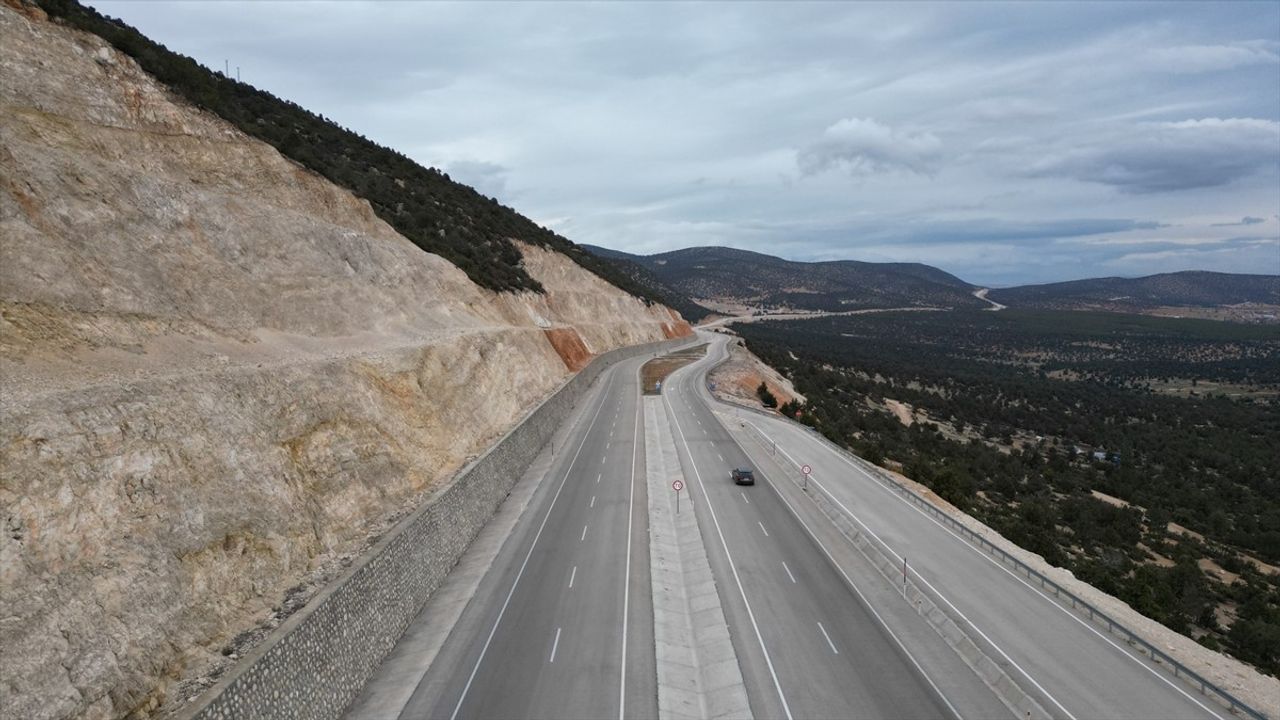 Korkuteli-Elmalı Yolu Hizmete Açılıyor