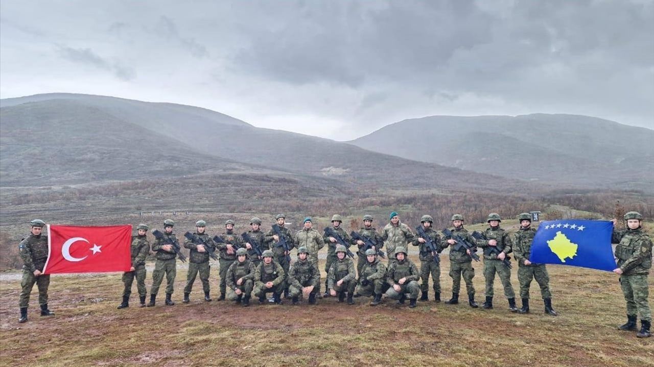 Kosovalı Askerlere Mehmetçik'ten Keskin Nişancı Eğitimi