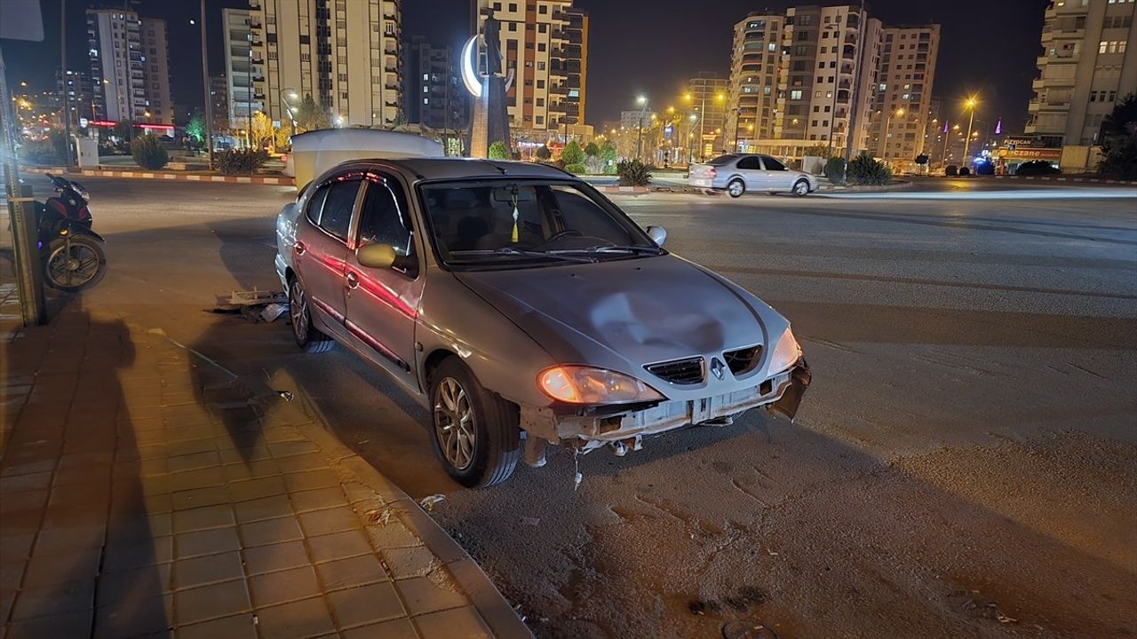 Kozan'da Otomobil ve Motosiklet Çarpıştı: Yaralı Var