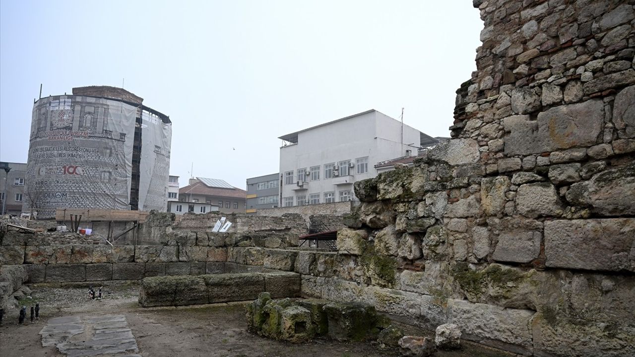 Makedon Kulesi'nde Asansör Projesi ve Restorasyon Çalışmaları Sürüyor