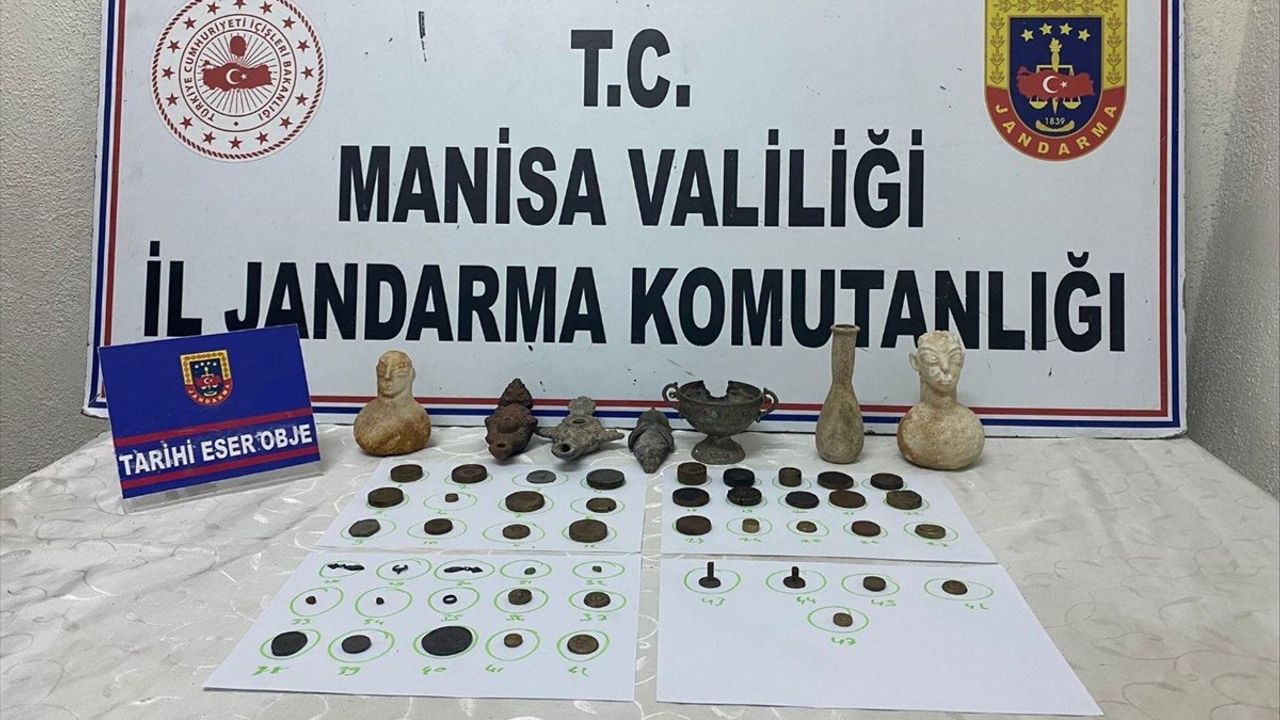 Manisa'da 54 Parça Tarihi Eser Ele Geçirildi