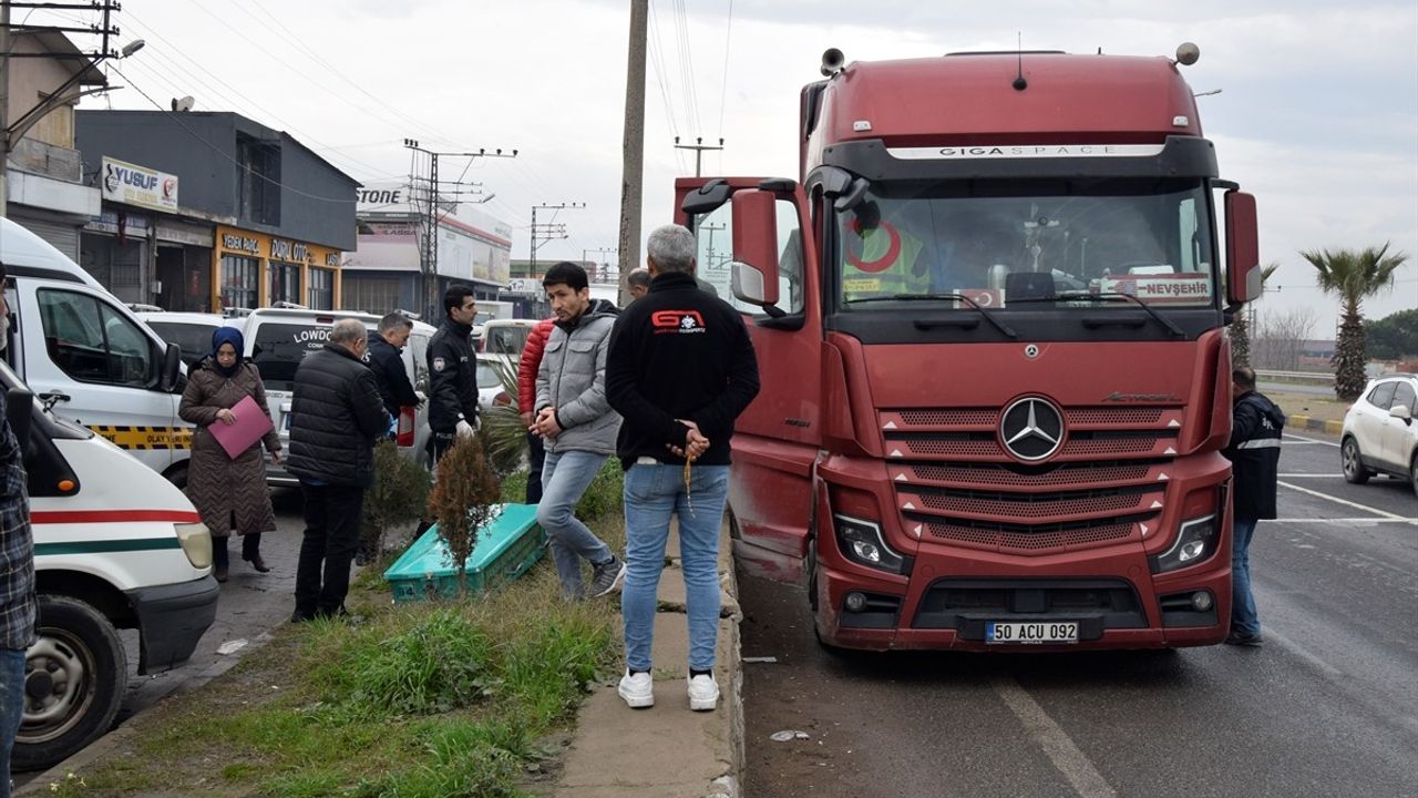 Manisa'da Tır Sürücüsü Araçta Hayatını Kaybetti