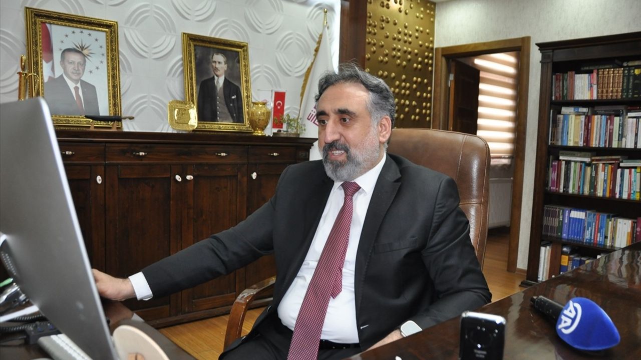 MAÜ Rektörü Prof. Dr. Özcoşar, Yılın Kareleri Oylamasında
