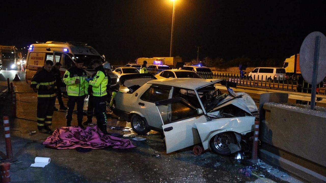 Mersin'de Otoyol Kazası: 2 Ölü, 5 Yaralı