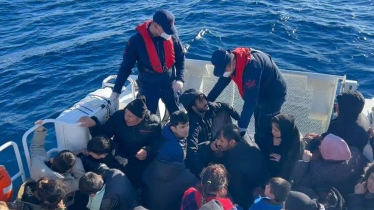 Muğla'da Düzensiz Göçmen Kurtarma Operasyonu